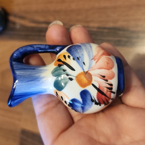 Arte Giancarlo Honduras Hand Painted Mini Flower Bud Vases, Set of Three - Picture 3 of 15